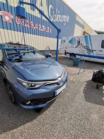 Remplacement de pare-brise sur Toyota Auris