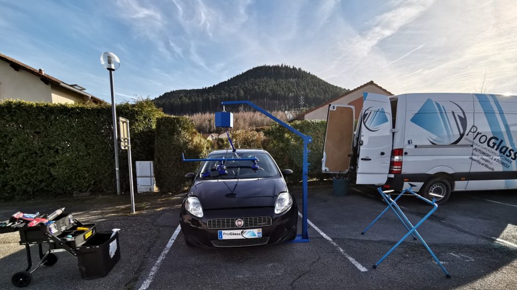 Remplacement de pare-brise à domicile sur une Fiat Punto